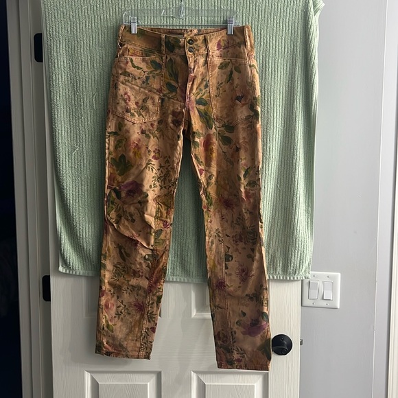 Anthropologie The Wanderer Pilcro Pants; NWOT, Neutral Floral Pattern; Size 28T - Picture 1 of 7